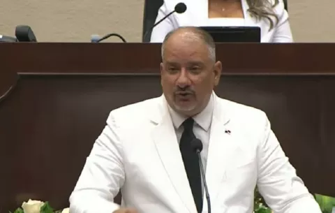 Herrera admite que le quedó pendiente el reglamento interno, aunque dice que 'no sabe en qué va a solucionar eso'