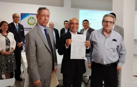 José Emilio Moreno es proclamado como rector electo de la Universidad de Panamá 