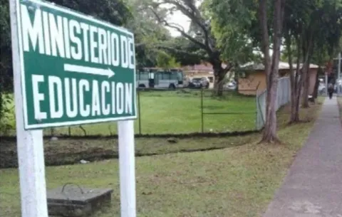 Gremios docentes presentan su hoja de ruta para la reforma educativa ante Meduca