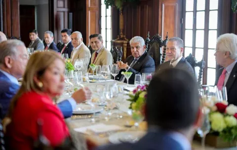 Mulino logra acuerdo con bancadas de la Asamblea para impulsar el programa "Panamá pa Ti"