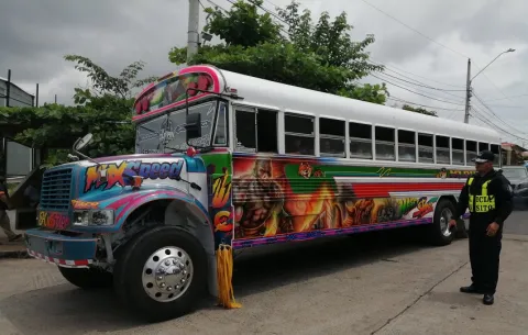 Pasajeros de La Chorrera podrán denunciar por WhatsApp a conductores que usen el celular