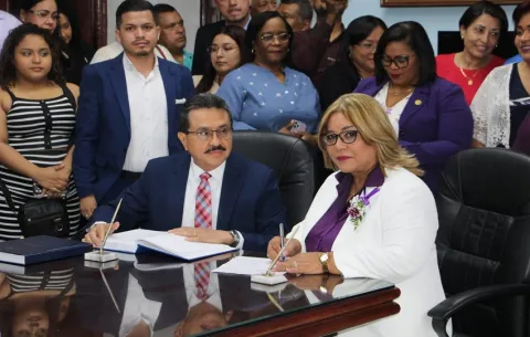 FAECO, primera unidad en juramentar a sus autoridades en la UP