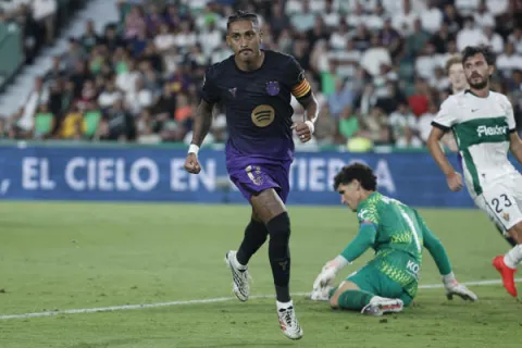 Barcelona se estrena con una exhibición ofensiva ante el Elche