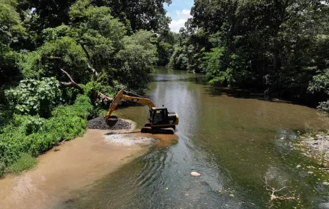 ¡Medida de emergencia! Levantan represa en el río Chame para asegurar el suministro a 25 mil habitantes
