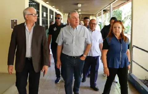 El contralor Anel Flores, llamó a priorizar la parte académica en Unachi