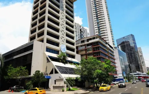 Chapman califica de "inaceptable" lo ocurrido en la DGI y anuncia el reemplazo del sistema e-Tax