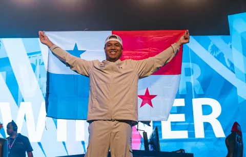 Jhonnatan Mora se corona campeón de eFootball en los Juegos Centroamericanos y del Caribe 2026