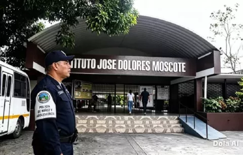 Hallan arma de fuego en la mochila de un estudiante y suspenden clases en el Instituto José Dolores Moscote