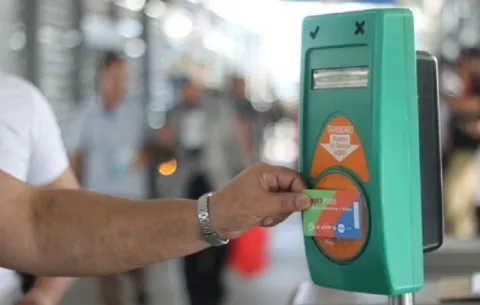 Metro de Panamá estrena sistema de cobro con ajustes y fallas en validadores