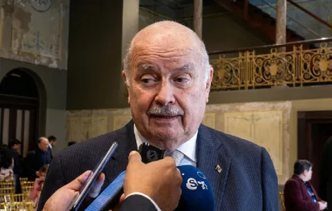 Bernal avanza con la Alfabetización Constitucional y aboga por erradicar el nepotismo en la nueva Carta Magna