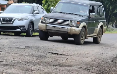 Deterioro de la vía Llano de la Cruz - Ocú pone en riesgo a conductores y golpea la economía local