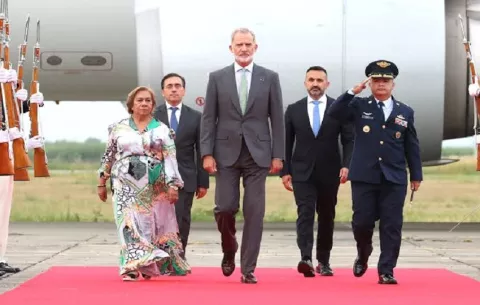 De la Espriella recibe al rey Felipe VI en Cali antes de su investidura en Cali