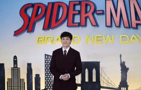 Spider-Man arrasa en taquilla con $927 millones