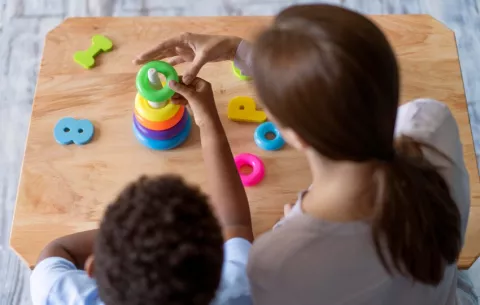 Autonomía infantil: ¿por qué no debes solucionar todo por ellos?