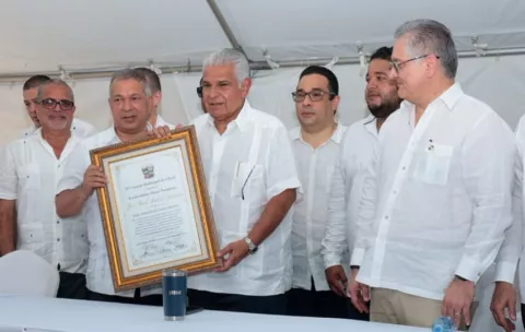 Mulino entrega órdenes de proceder para mejorar el abastecimiento de agua en Chitré