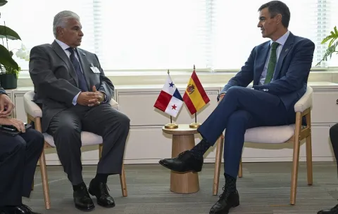 De Río Indio a las listas de la UE: las claves de la reunión entre Mulino y Pedro Sánchez en la ONU