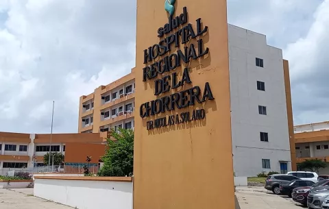 Joven mujer da a luz en sala de espera del Hospital Nicolás Solano