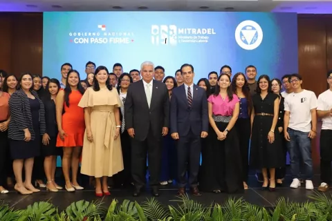 Cámara de Comercio impulsa Ley de Pasantías para combatir el desempleo juvenil en Panamá