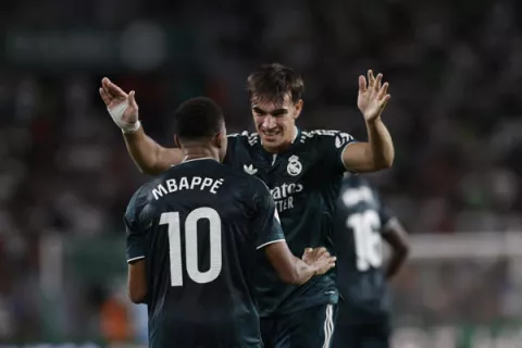 Espí despierta a tiempo al Real Madrid y destruye el sueño del Elche