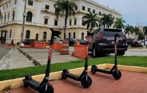 ATTT aclara las reglas para la circulación de scooters y motocicletas en Panamá