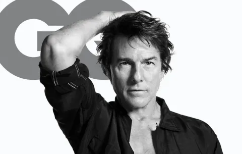Tom Cruise presume su físico a los 64 años en la portada de GQ