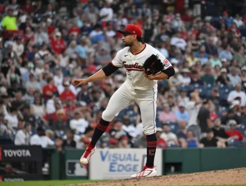 Daniel Espino carga con la derrota y los Rays igualan 2-2 la Serie ante Guardianes en la Americana