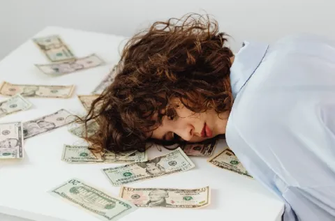 Radiografía financiera en Panamá: Dos de cada tres ciudadanos sufren de ansiedad por el dinero