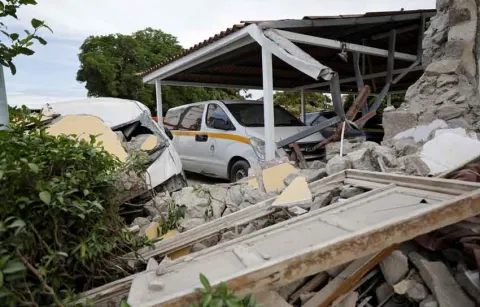 "La tierra se estremece cada cinco minutos": el drama de Tonosí tras el terremoto de 7.5