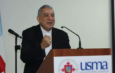 Monseñor Ulloa viajará a Roma para cumplir agenda eclesial durante octubre