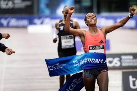 Diriba, récord femenino en  el maratón de Amsterdam