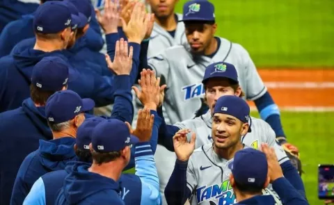 Los Rays vencen 3-1 a los Guardianes y acarician el título de la Liga Americana