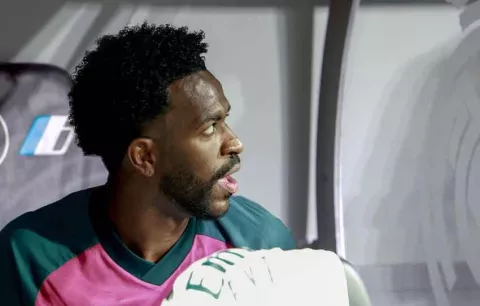 Vinícius Júnior pide perdón al madridismo tras ser expulsado ante el Villarreal