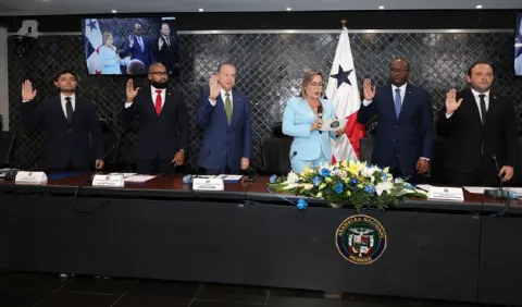 Víctor Castillo presidirá comisión de Economía en la Asamblea
