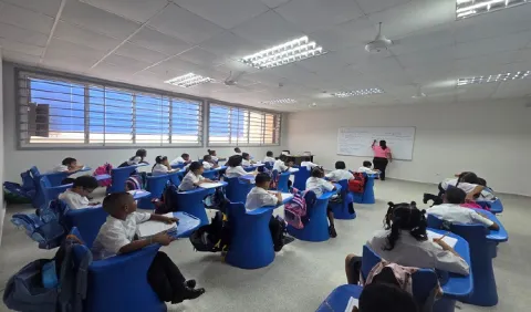 Se reanudan las clases presenciales en 770 centros educativos del país
