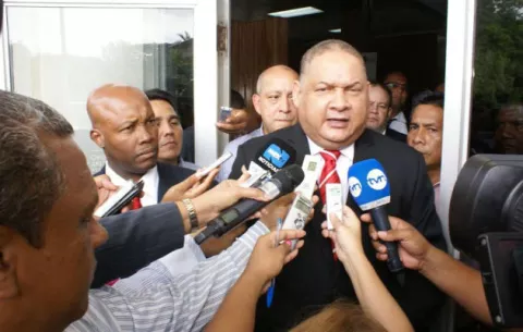 Benicio Robinson: 'La 'infantintez' de Juan Diego Vásquez daña la Asamblea'