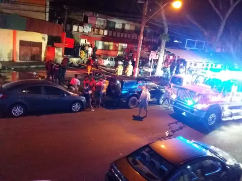 Menor de edad terminó con quemaduras de primer grado, tras un incendio en un edificio de dos pisos en El Chorrillo