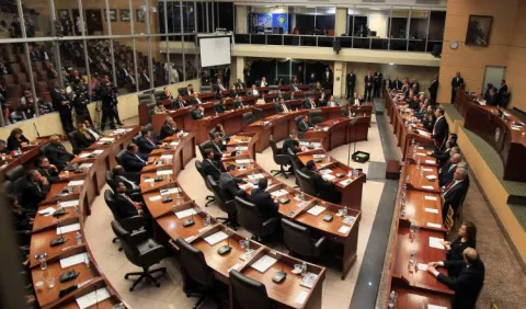 Diputados de la Asamblea contarán con 20 mil dólares al mes de la planilla 002