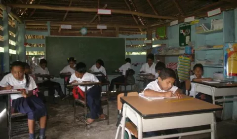 Ministra Maruja Gorday de Villalobos habla de descentralizar la educación en las comarcas