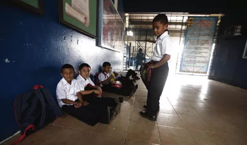 Estudiantes, los más afectados por   inicio  irregular de clases