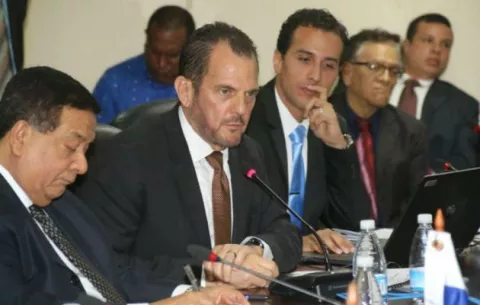 ¡Escándalo; $100 millones en planillas de presidencia y ministerios y contrato para empresa familiar de Federico Humebrt!