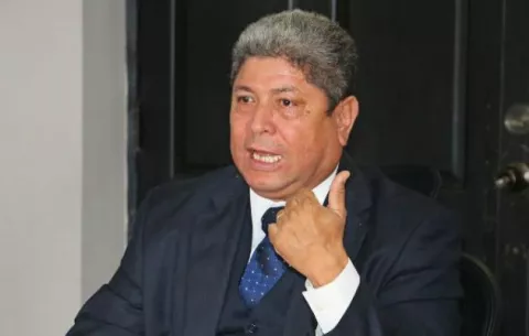 Franz Wever desiste de su candidatura para ser Magistrado del Tribunal de Cuentas