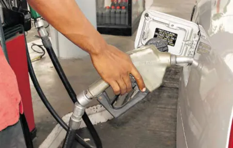 Baja precio de la gasolina y diésel  desde mañana