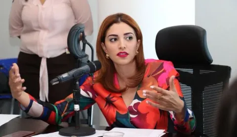 Le rapean unas líneas a Katleen Levy por aspirar también al puesto de representante en la 24 de Diciembre