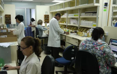 Presentan propuesta para medicamentos biológicos y biotecnológicos