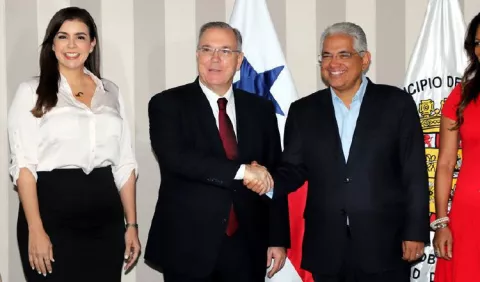 José Luis Fábrega y José Isabel Blandón se distancian en medio del proceso de transición
