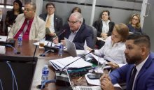 Al igual que ocurrió con otros ministros y autoridades públicas, la vista presupuestaria del MOP se extendió por varias horas. Cortesía