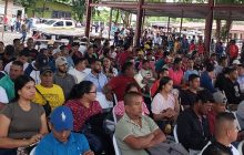 Las personas llegaron desde muy temprano al Municipio de La Pintada. Foto: Fanny Arias