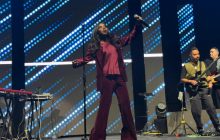 Goodman comenzó con canciones suaves de adoración. Foto: Grupo Epasa