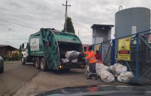 Camión compactador alquilado por la empresa. Foto: Eric Montenegro