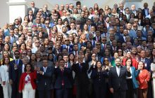  Diputados de la Asamblea Nacional posan durante el acto de instalación del nuevo período legislativo 2026-2031. Foto: EFE